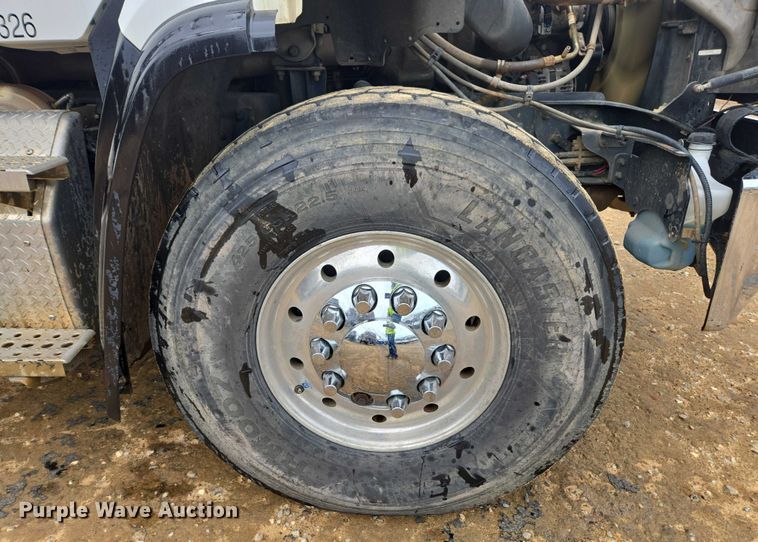 image for item YA2190 2020 Freightliner 114SD crane truck