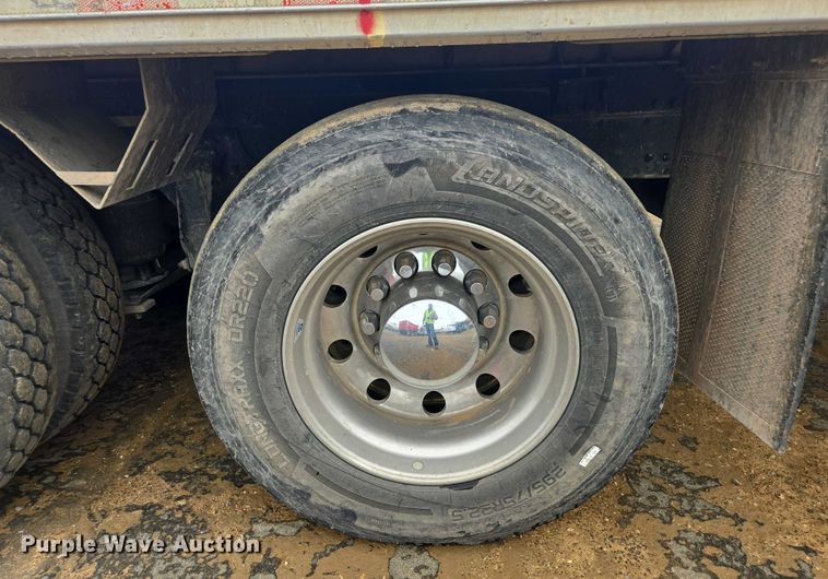 image for item YA2190 2020 Freightliner 114SD crane truck