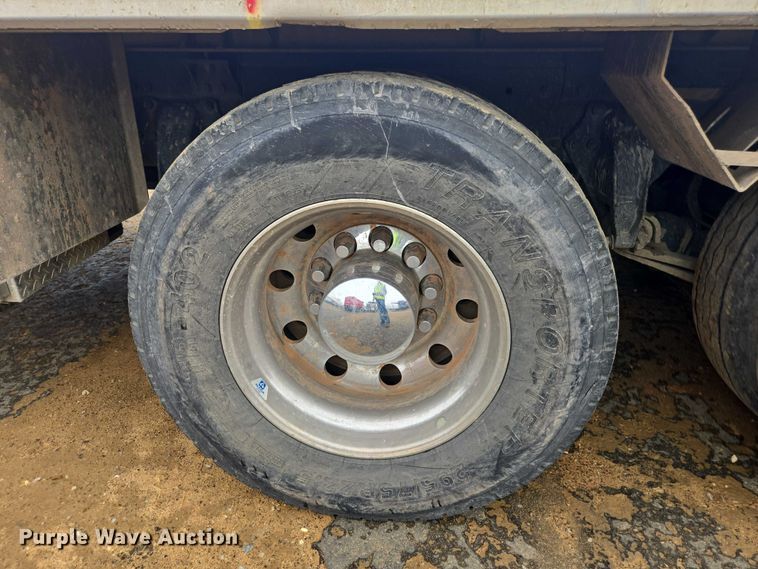 image for item YA2190 2020 Freightliner 114SD crane truck