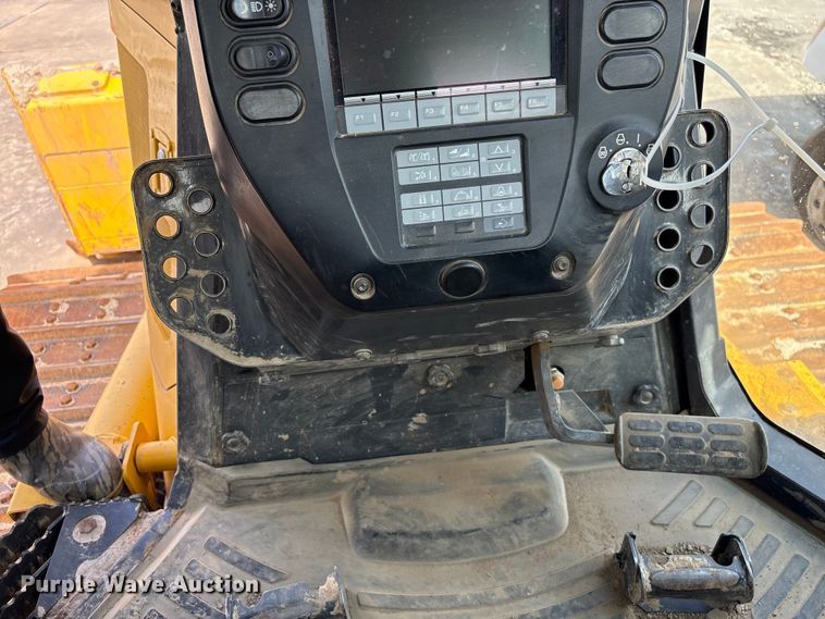 image for item YA2202 2022 Komatsu D71PXI-24 dozer