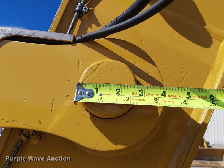 image for item YA2465 2015 Caterpillar M322D wheeled excavator