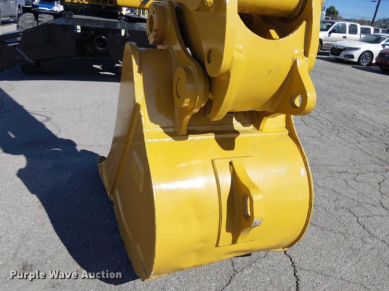 image for item YA2465 2015 Caterpillar M322D wheeled excavator