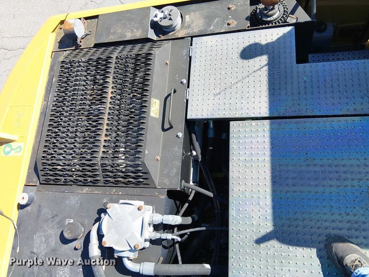 image for item YA2465 2015 Caterpillar M322D wheeled excavator