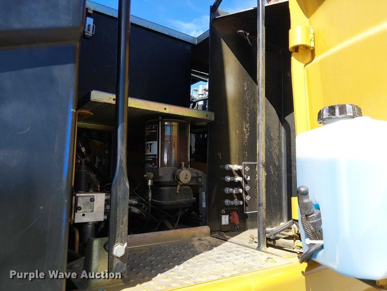 image for item YA2465 2015 Caterpillar M322D wheeled excavator