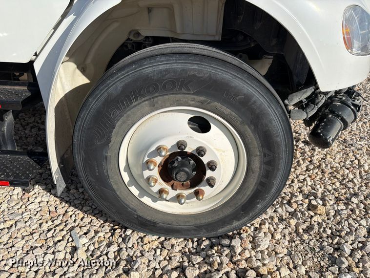 image for item YA2585 2021 Freightliner Business Class M2 flatbed truck