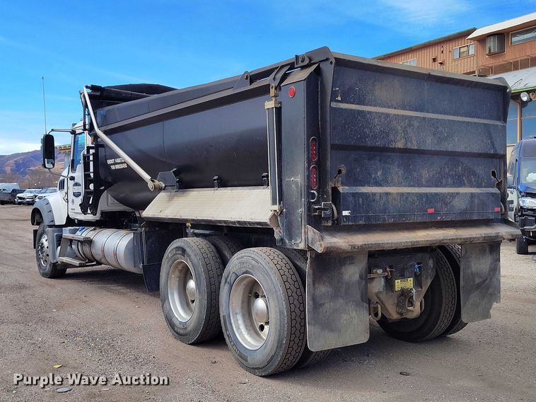 image for item YA2596 2022 Mack Granite dump truck
