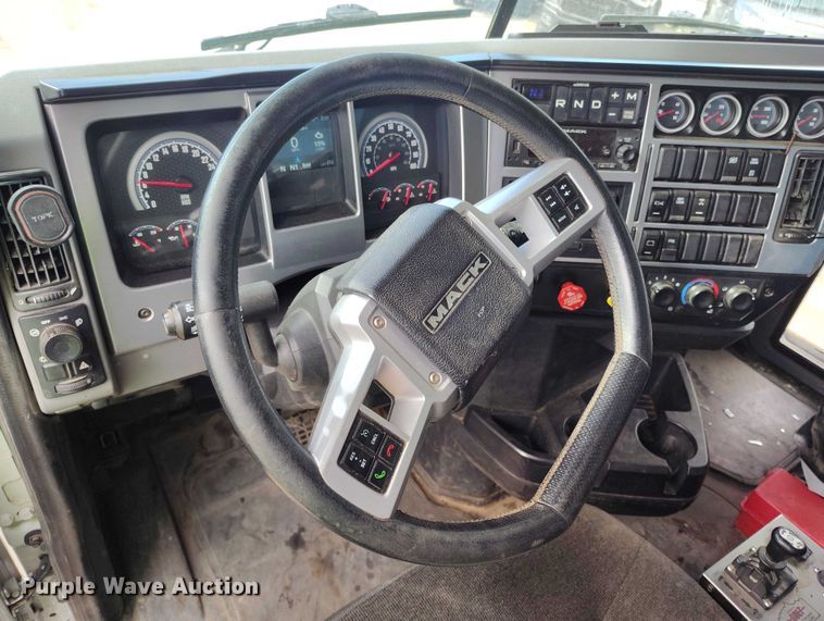 image for item YA2596 2022 Mack Granite dump truck