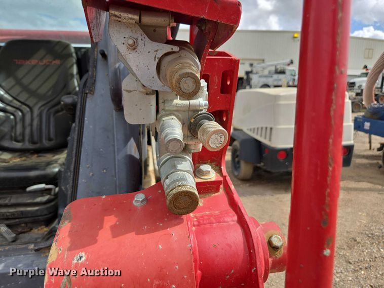 image for item YA2637 2021 Takeuchi TL10V-2 tracked skid steer loader