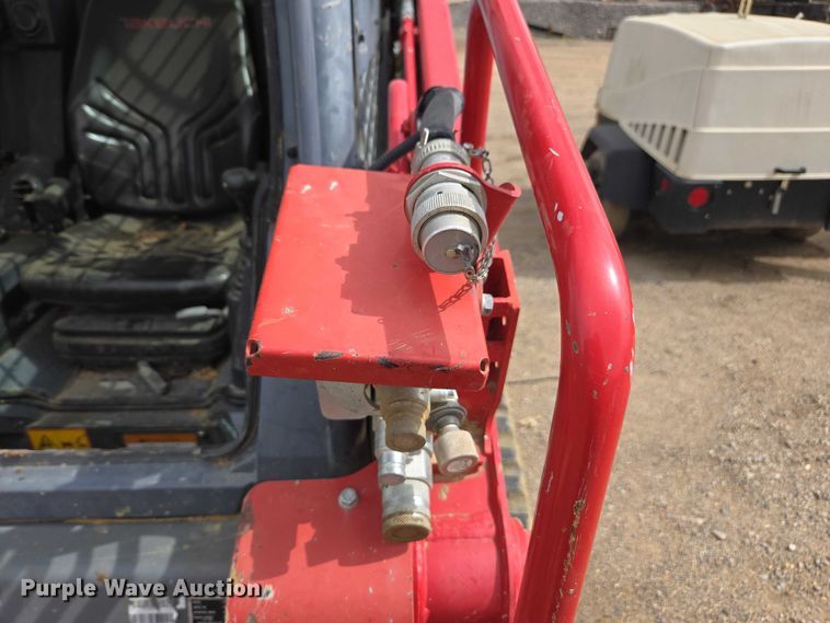 image for item YA2637 2021 Takeuchi TL10V-2 tracked skid steer loader