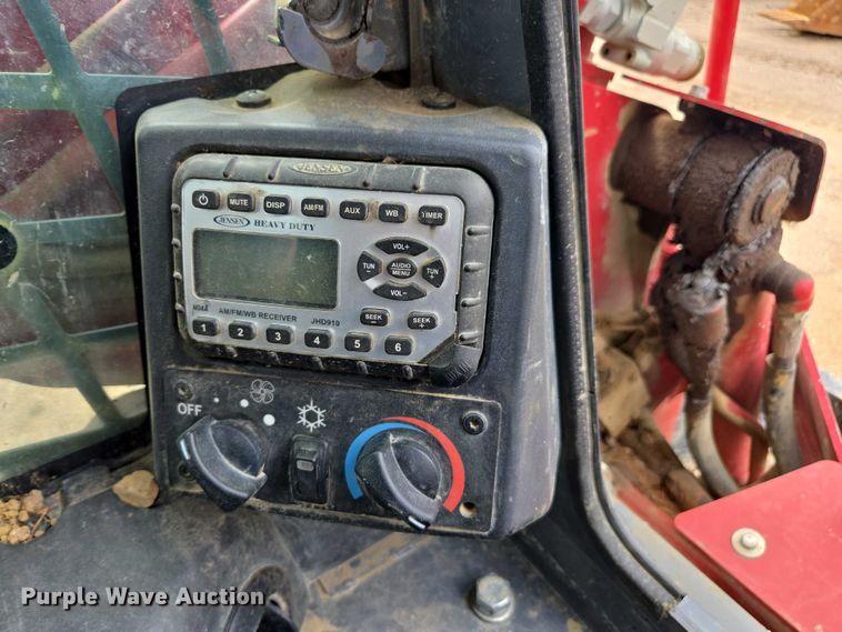 image for item YA2637 2021 Takeuchi TL10V-2 tracked skid steer loader