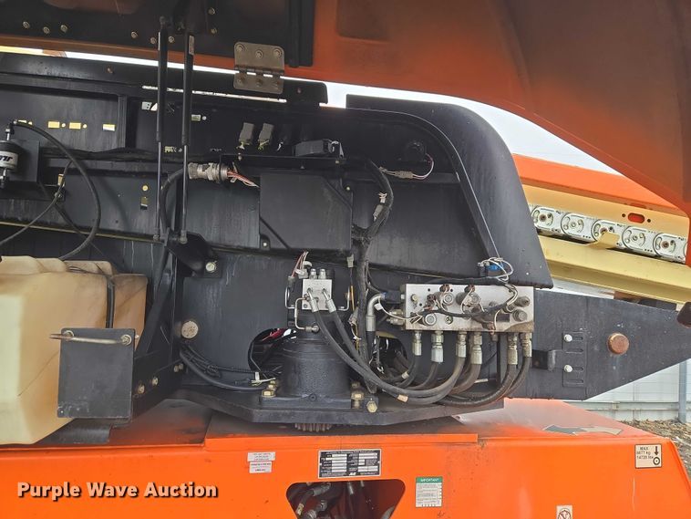 image for item YA2640 2019 JLG 660SJ boom lift