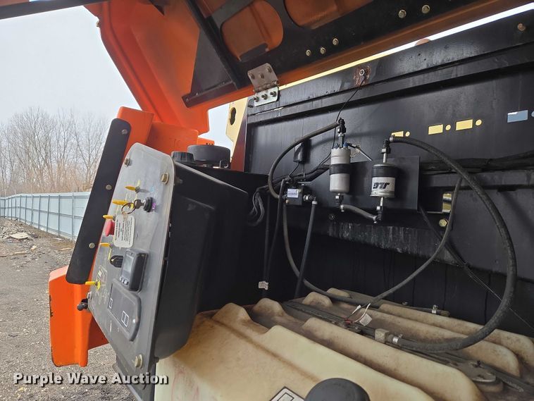 image for item YA2640 2019 JLG 660SJ boom lift