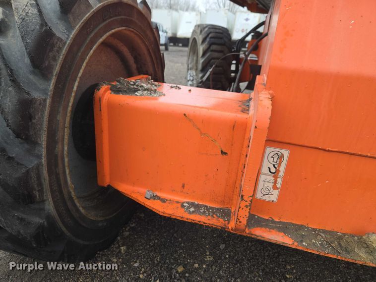 image for item YA2640 2019 JLG 660SJ boom lift