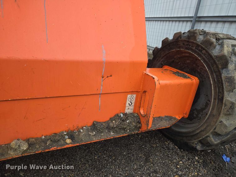 image for item YA2640 2019 JLG 660SJ boom lift