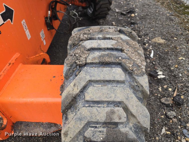 image for item YA2640 2019 JLG 660SJ boom lift