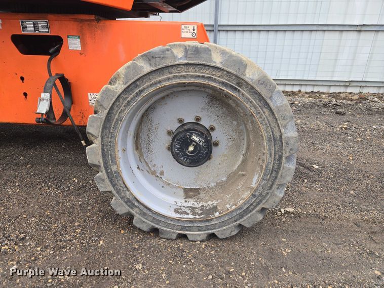 image for item YA2640 2019 JLG 660SJ boom lift