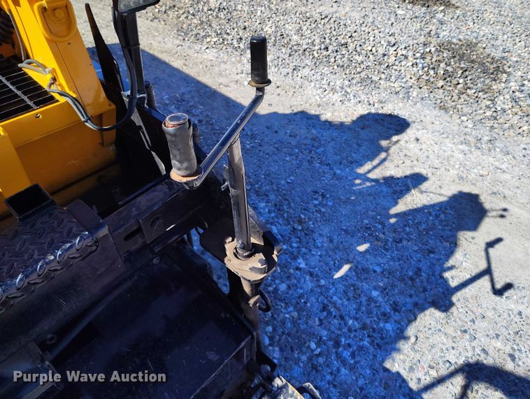 image for item YA2658 2006 LeeBoy 8515 paver