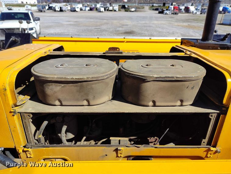 image for item YA2658 2006 LeeBoy 8515 paver