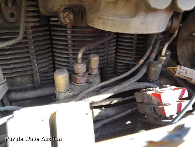 image for item YA2658 2006 LeeBoy 8515 paver