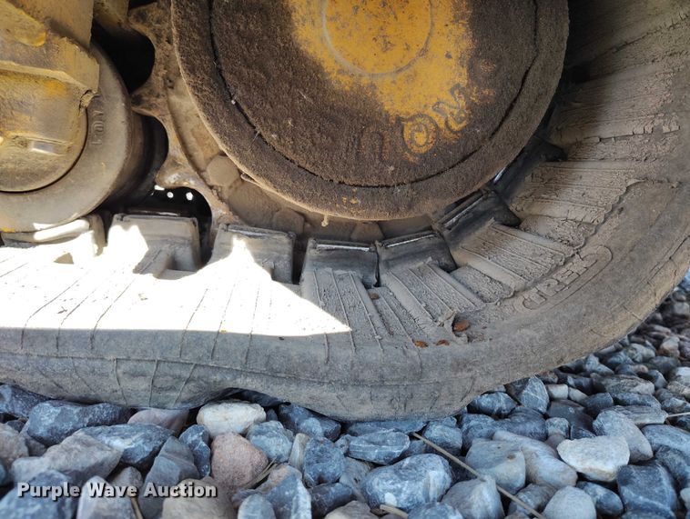 image for item YA2658 2006 LeeBoy 8515 paver