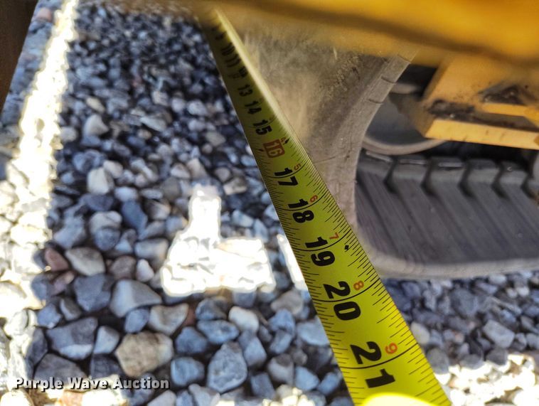 image for item YA2658 2006 LeeBoy 8515 paver