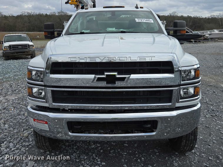 image for item YA2659 2022 Chevrolet Silverado 6500HD utility / service truck