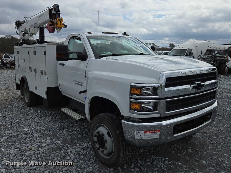 image for item YA2659 2022 Chevrolet Silverado 6500HD utility / service truck