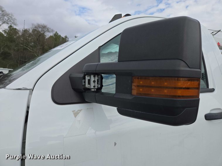 image for item YA2659 2022 Chevrolet Silverado 6500HD utility / service truck