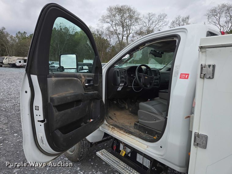 image for item YA2659 2022 Chevrolet Silverado 6500HD utility / service truck