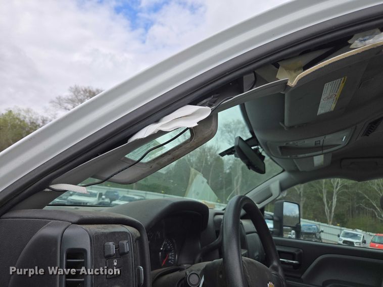 image for item YA2659 2022 Chevrolet Silverado 6500HD utility / service truck