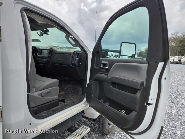 image for item YA2659 2022 Chevrolet Silverado 6500HD utility / service truck