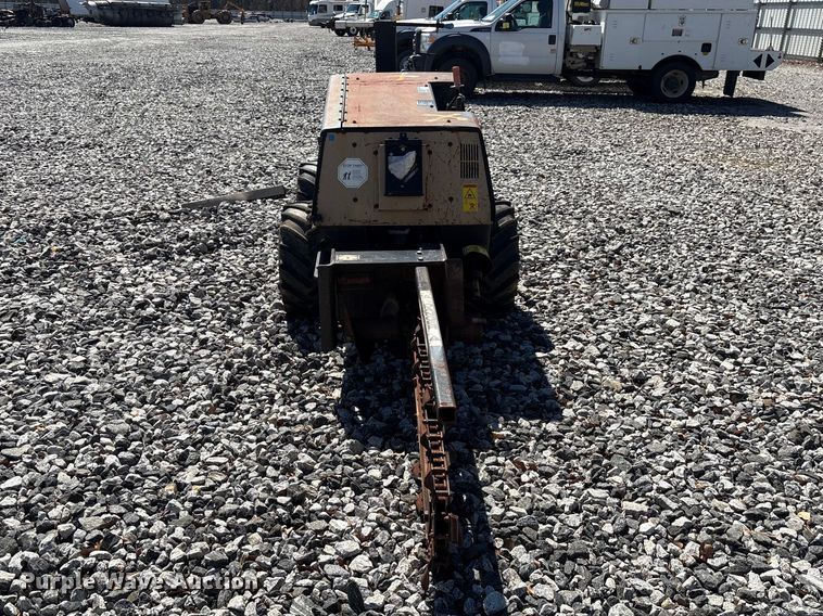 image for item YA2697 2001 Ditch Witch 410SX trencher