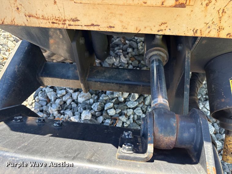 image for item YA2697 2001 Ditch Witch 410SX trencher