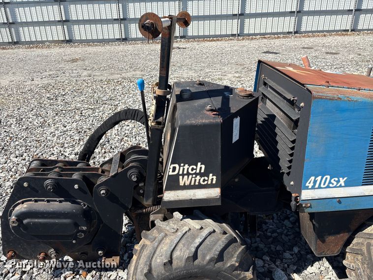 image for item YA2697 2001 Ditch Witch 410SX trencher