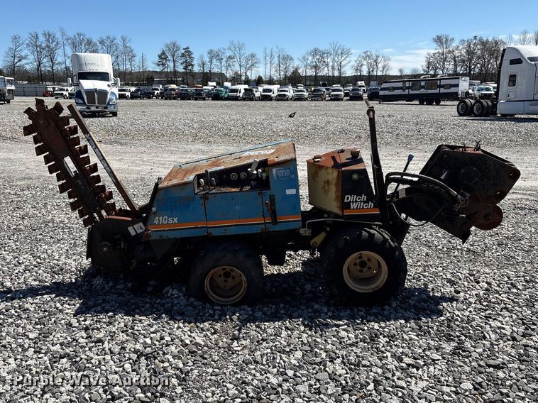 image for item YA2698 2003 Ditch Witch 410SX trencher
