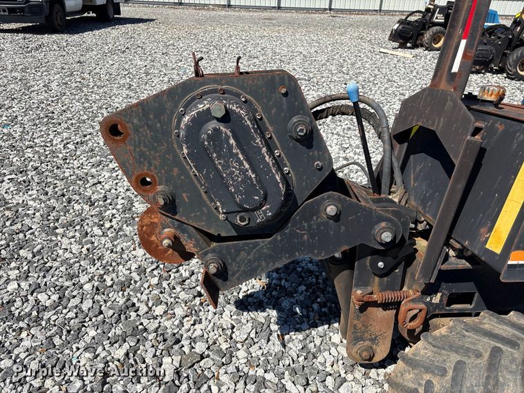 image for item YA2698 2003 Ditch Witch 410SX trencher
