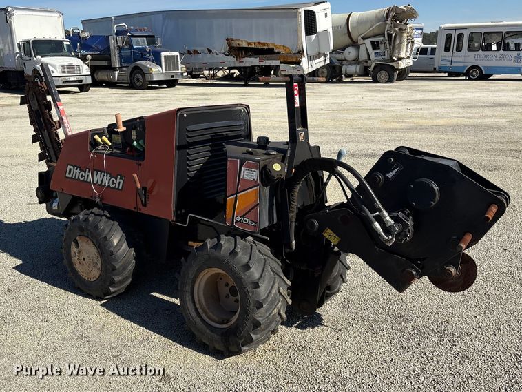 image for item YA2707 2017 Ditch Witch 410SX trencher