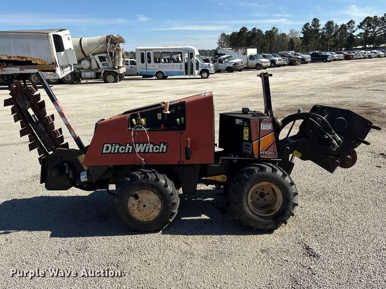 image for item YA2707 2017 Ditch Witch 410SX trencher