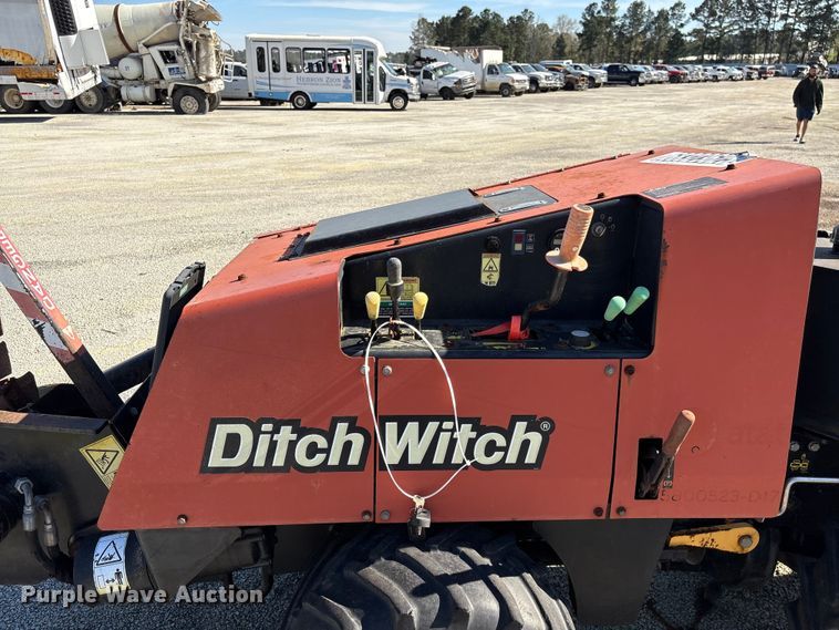 image for item YA2707 2017 Ditch Witch 410SX trencher