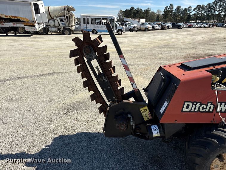 image for item YA2707 2017 Ditch Witch 410SX trencher