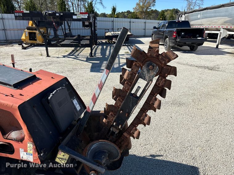 image for item YA2707 2017 Ditch Witch 410SX trencher
