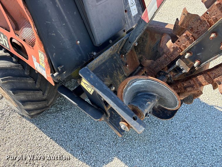 image for item YA2707 2017 Ditch Witch 410SX trencher