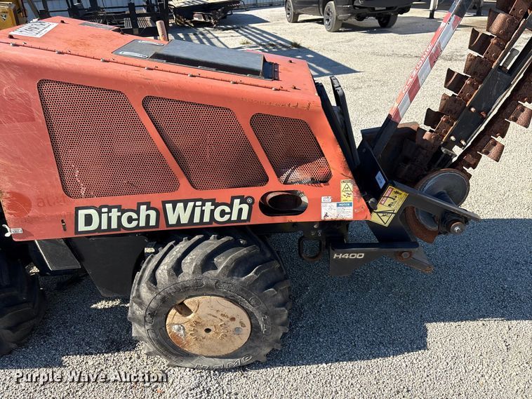 image for item YA2707 2017 Ditch Witch 410SX trencher