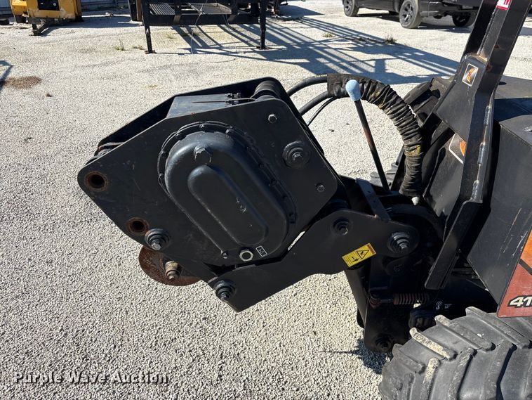 image for item YA2707 2017 Ditch Witch 410SX trencher