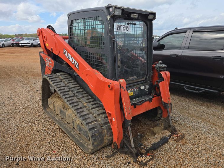 image for item YA2745 2018 Kubota SVL95-2S tracked skid steer loader