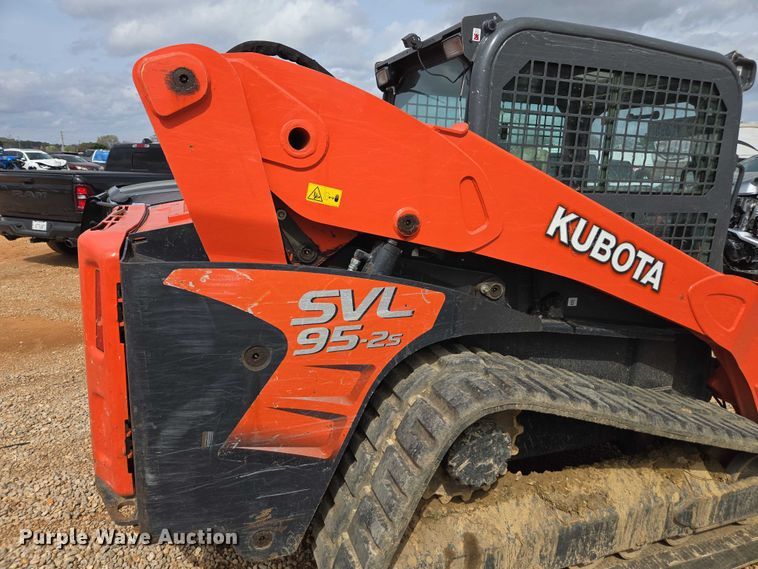 image for item YA2745 2018 Kubota SVL95-2S tracked skid steer loader