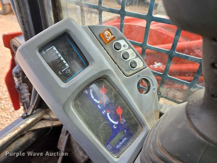 image for item YA2745 2018 Kubota SVL95-2S tracked skid steer loader