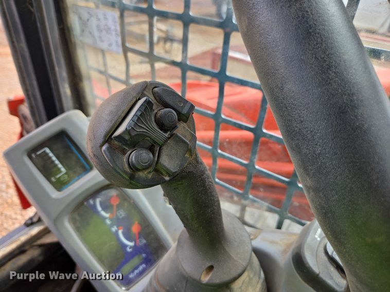 image for item YA2745 2018 Kubota SVL95-2S tracked skid steer loader