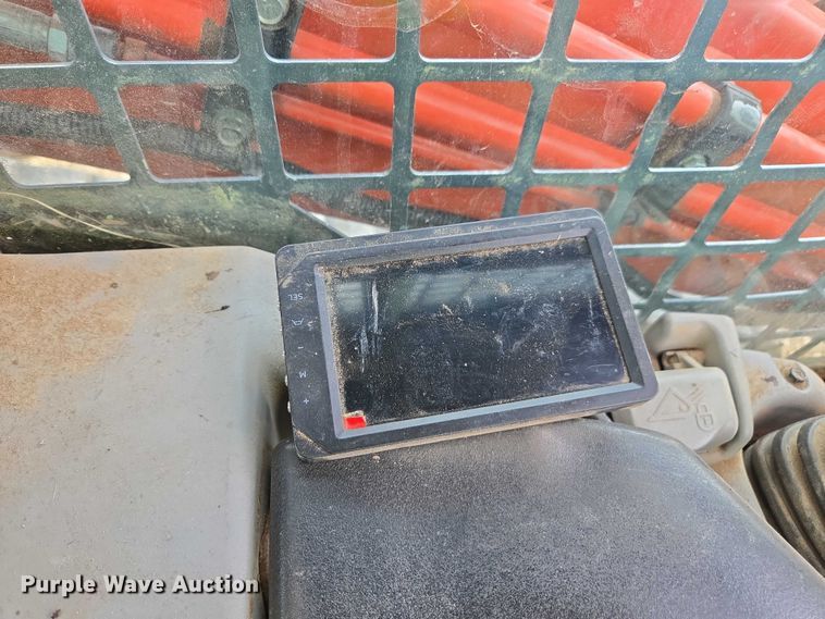 image for item YA2745 2018 Kubota SVL95-2S tracked skid steer loader