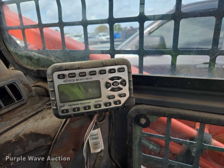 image for item YA2745 2018 Kubota SVL95-2S tracked skid steer loader